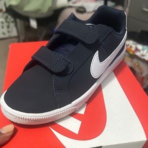 Nike Kids Dark Blue and White Sneakers